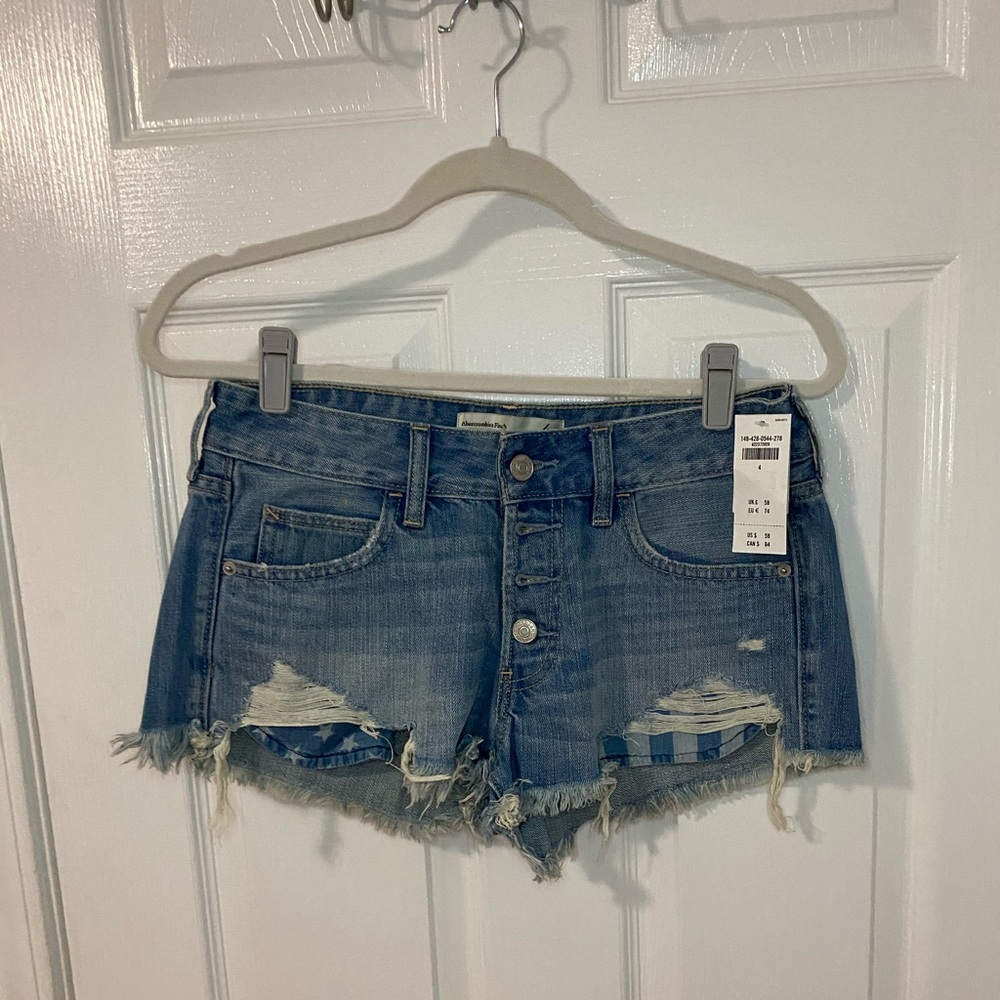 Abercrombie and Fitch low rise shorts